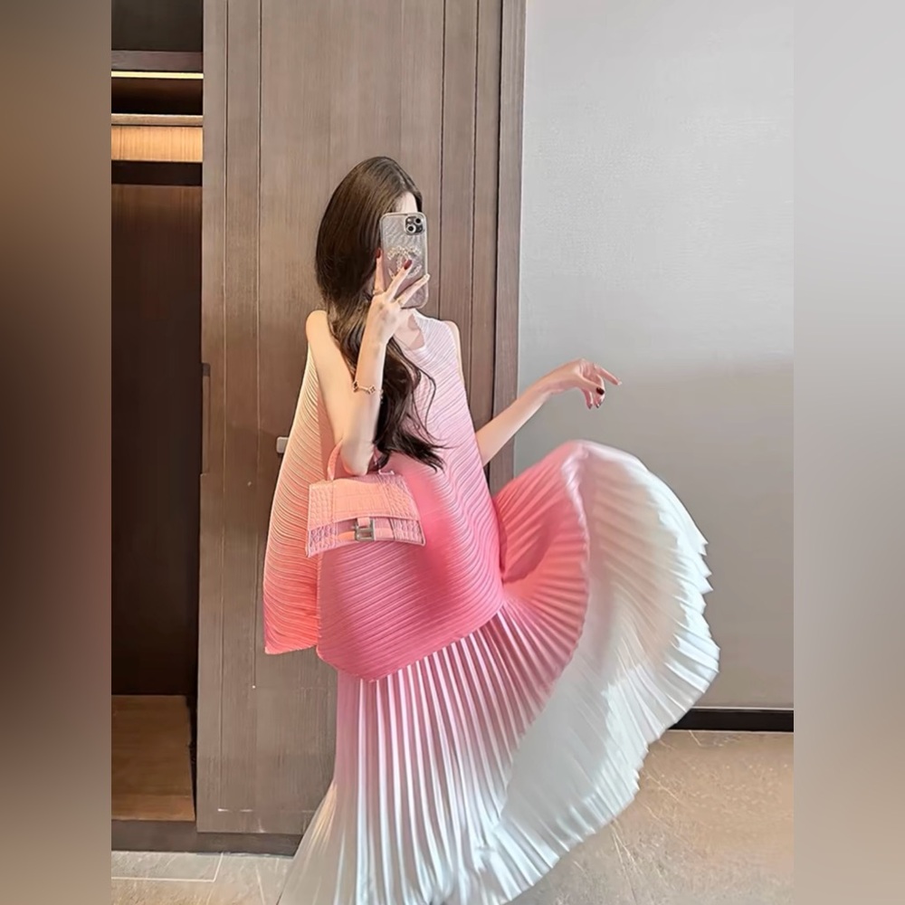 Pink White Gradient Pleated Sleeveless Midi Coord Set